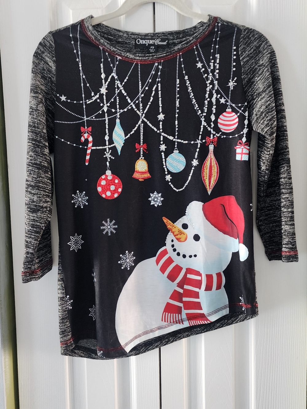 Onque Casuals Black, Gray & Red Snowman Ornament 3/4-Sleeve Tee